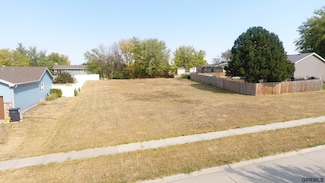 5242 W Redberry Ln, Lincoln, NE 68528