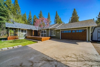 924 Lake Davis Rd, Portola, CA 96122