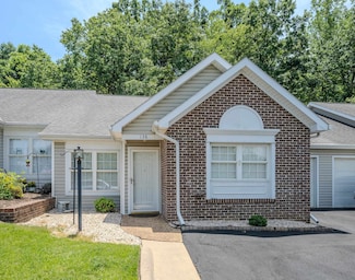 136 Emerald Dr, Harrisonburg, VA 22801