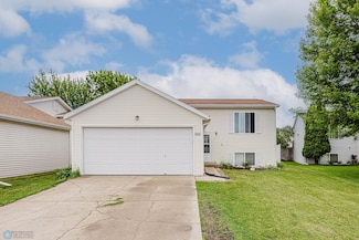 5552 18th St S, Fargo, ND 58104