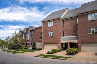 13 Ojibwa Cir, Buffalo, NY 14202
