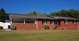 4082 University Dr, Ooltewah, TN 37363