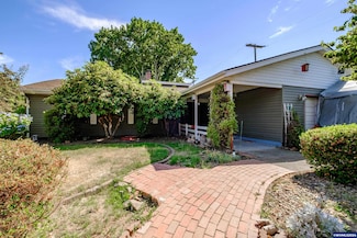 722 Randall Dr, Lebanon, OR 97355