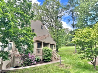 17 Ashford Dr, Avon, CT 06001