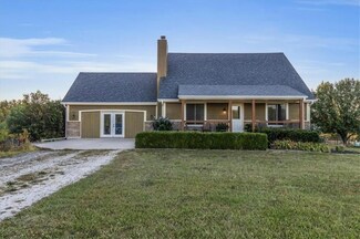 9607 E Seville Cir, Peculiar, MO 64078