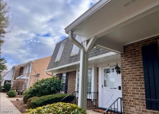 17 Briarwood Path, Clark, NJ 07066