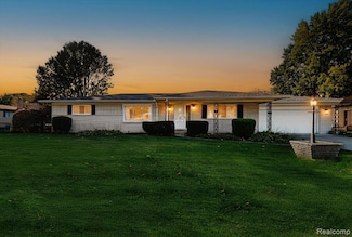 37159 Almont Dr E, Sterling Heights, MI 48310