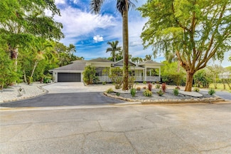 1720 Spring Creek Dr, Sarasota, FL 34239