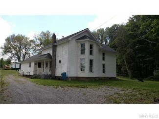3949 Hollow Rd, Varysburg, NY 14167