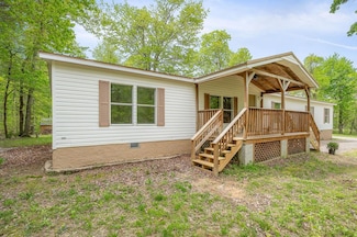 111 Strawberry Ln, Livingston, TN 38570