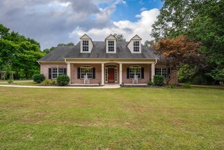 2555 Clay Pond Dr, Oakland, TN 38060