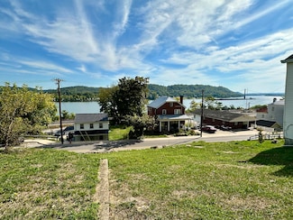 448 W 2nd St, Maysville, KY 41056
