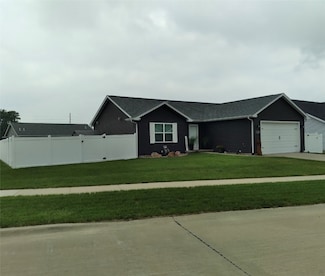 8903 Norway Dr NE, Cedar Rapids, IA 52402