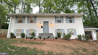 8700 Rosedale Ln, Annandale, VA 22003