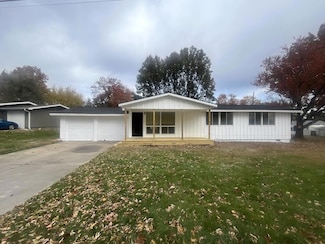 93 11th St, Chillicothe, MO 64601