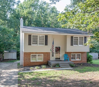 1407 E Yellow Wood Dr, Simpsonville, SC 29680