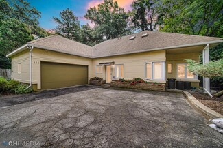 444 S Greenlawn Ave, South Bend, IN 46615