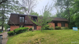 12911 Dunstone Dr, Florissant, MO 63033