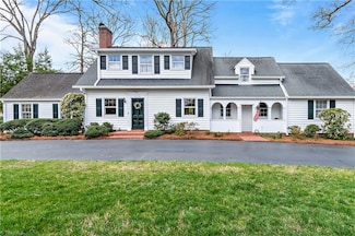 2110 Robinhood Rd, Winston Salem, NC 27104
