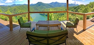 1628 Round Hill Rd, Bryson City, NC 28713