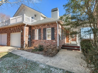 608 Carriage Commons Dr, Hendersonville, NC 28791