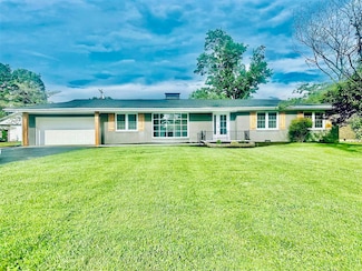 708 Sherwood Dr, Bowling Green, KY 42103