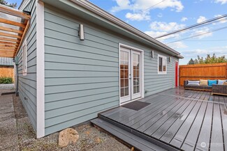 8856 32nd Ave SW Unit B, Seattle, WA 98126