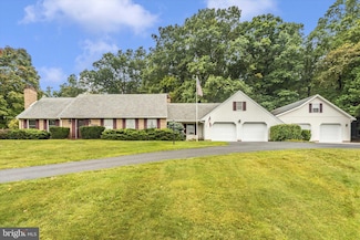 11787 Woodlea Dr, Waynesboro, PA 17268