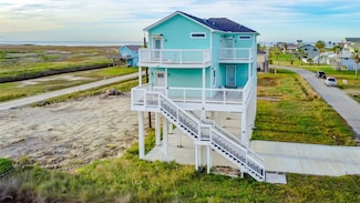 4018 6th St, Galveston, TX 77554
