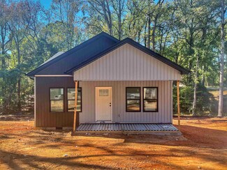 263 Law St, Woodruff, SC 29388