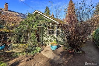 548 NE 102nd St, Seattle, WA 98125