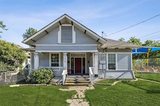 820 W 10th St, Dallas, TX 75208
