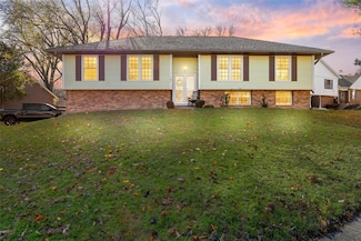 6843 Kent Dr NE, Cedar Rapids, IA 52402