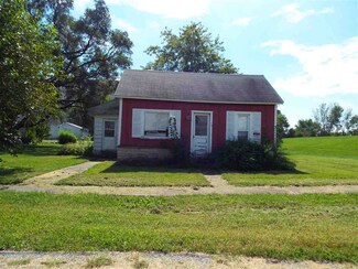 311 W Michigan St, Remington, IN 47977