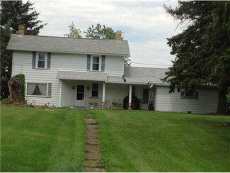 210 S Gosser Hill Rd, Leechburg, PA 15656