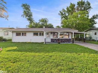 7 Navaho Dr, Keokuk, IA 52632