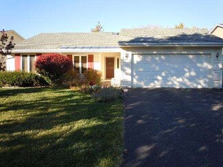 6 Starboard Ct Unit 2, Third Lake, IL 60030