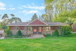 2434 31st St SW, Wyoming, MI 49519