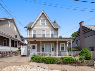 210 N Schanck Ave, Pen Argyl, PA 18072