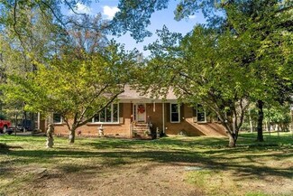 8139 Cliffside Dr, Charlotte, NC 28270