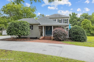 1222 N 20th St, Morehead City, NC 28557