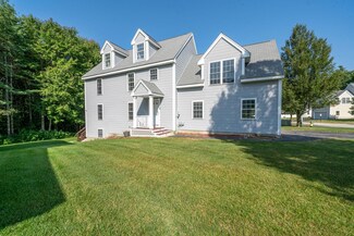 85 Barbara Ln, Hudson, NH 03051