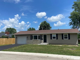 606 N Shumway St, Taylorville, IL 62568