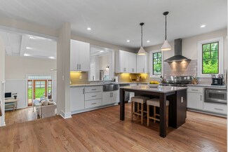 2402 Vaulx Ln, Nashville, TN 37204