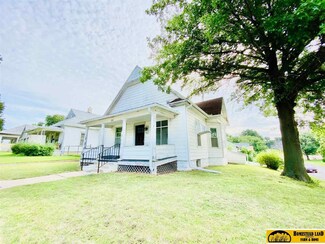 1202 F St, Fairbury, NE 68352