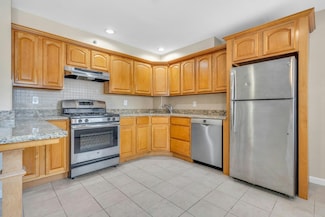 179 Newark Ave, Jersey City, NJ 07302