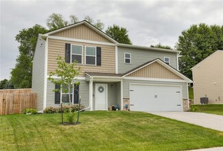 385 Hillside Dr, Pleasant Hill, IA 50327