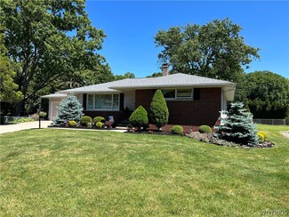 7 Standish Rd, Lockport, NY 14094