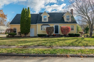 367 Palmer Ave, Portland, ME 04103