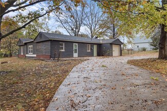 9800 E 47th St, Kansas City, MO 64133
